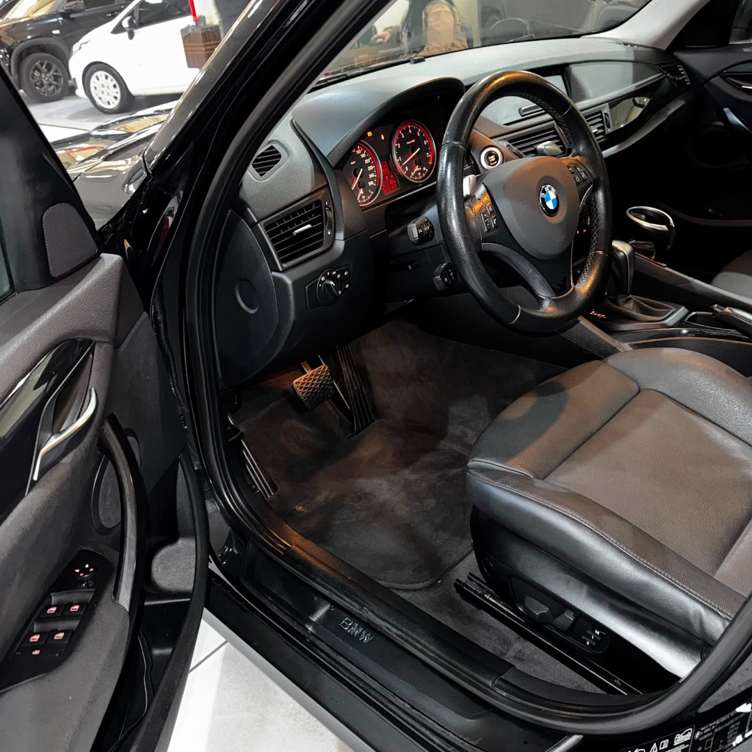 X1 3.0 24V 4P X-DRIVE 28I AUTOMÁTICO