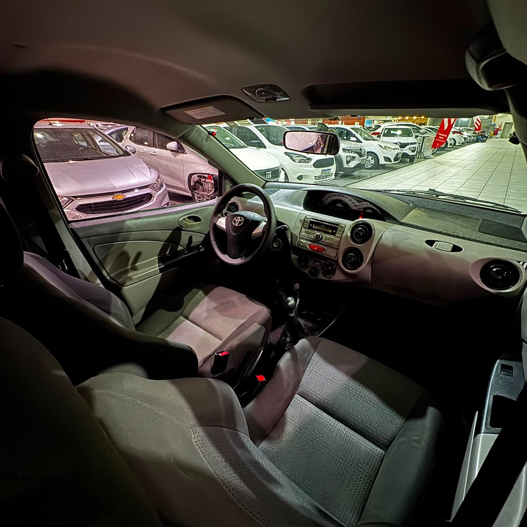 Etios Hatch 1.3 16V 4P FLEX XS
