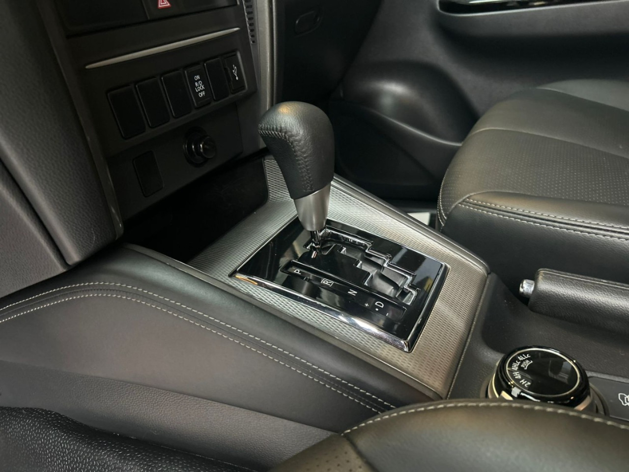 L 200 Triton 2.4 16V SPORT SAVANA 4X4 CABINE DUPLA TURBO DIESEL AUTOMÁTICO