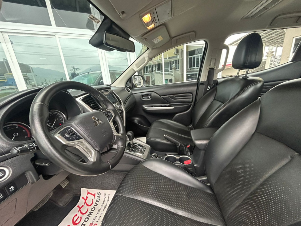 L 200 Triton 2.4 16V SPORT HPE-S 4X4 CABINE DUPLA TURBO DIESEL AUTOMÁTICO