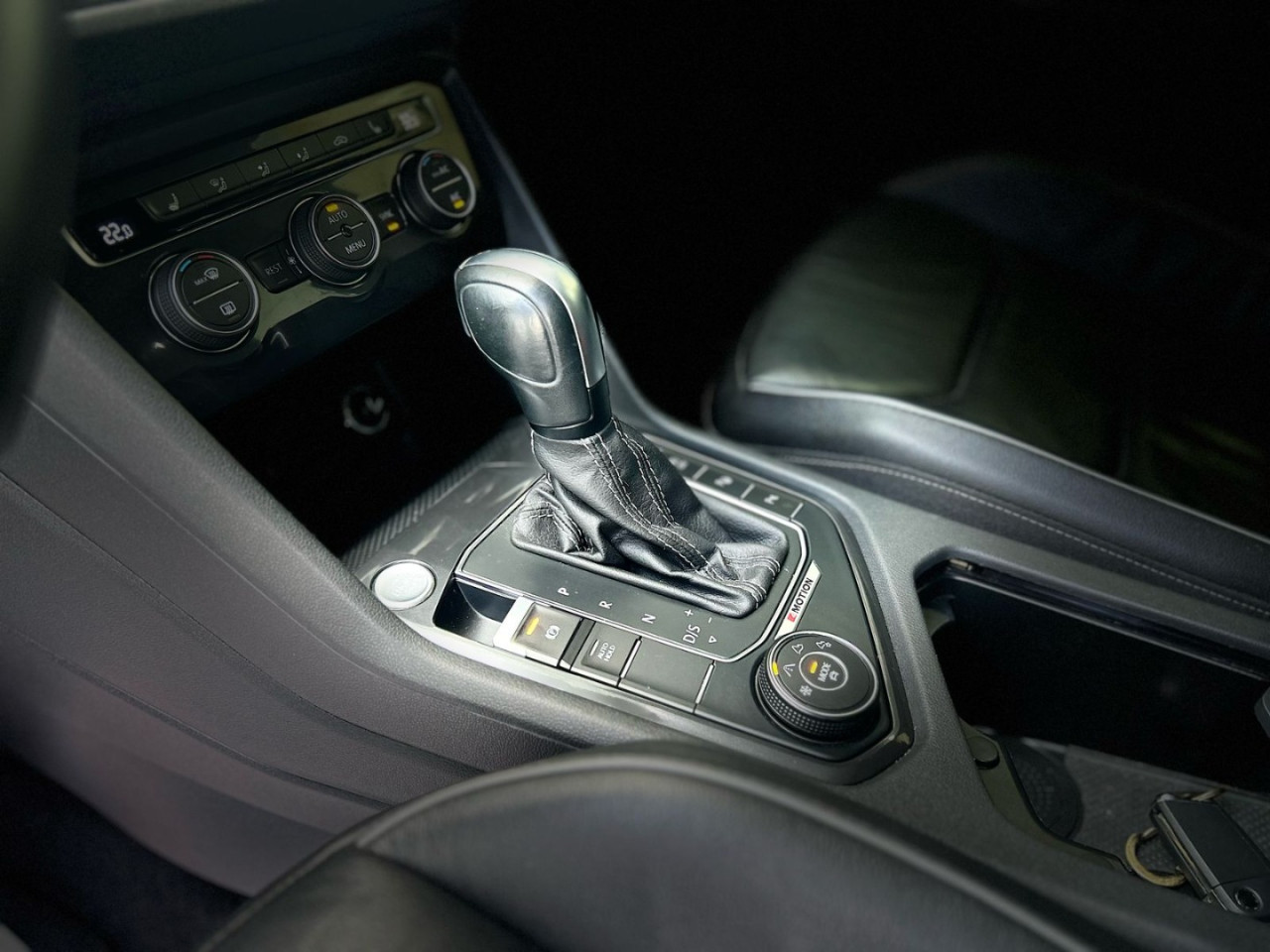 Tiguan 2.0 350 TSI TOTAL FLEX ALLSPACE R-LINE 4-MOTION TURBO AUTOMÁTICO DSG