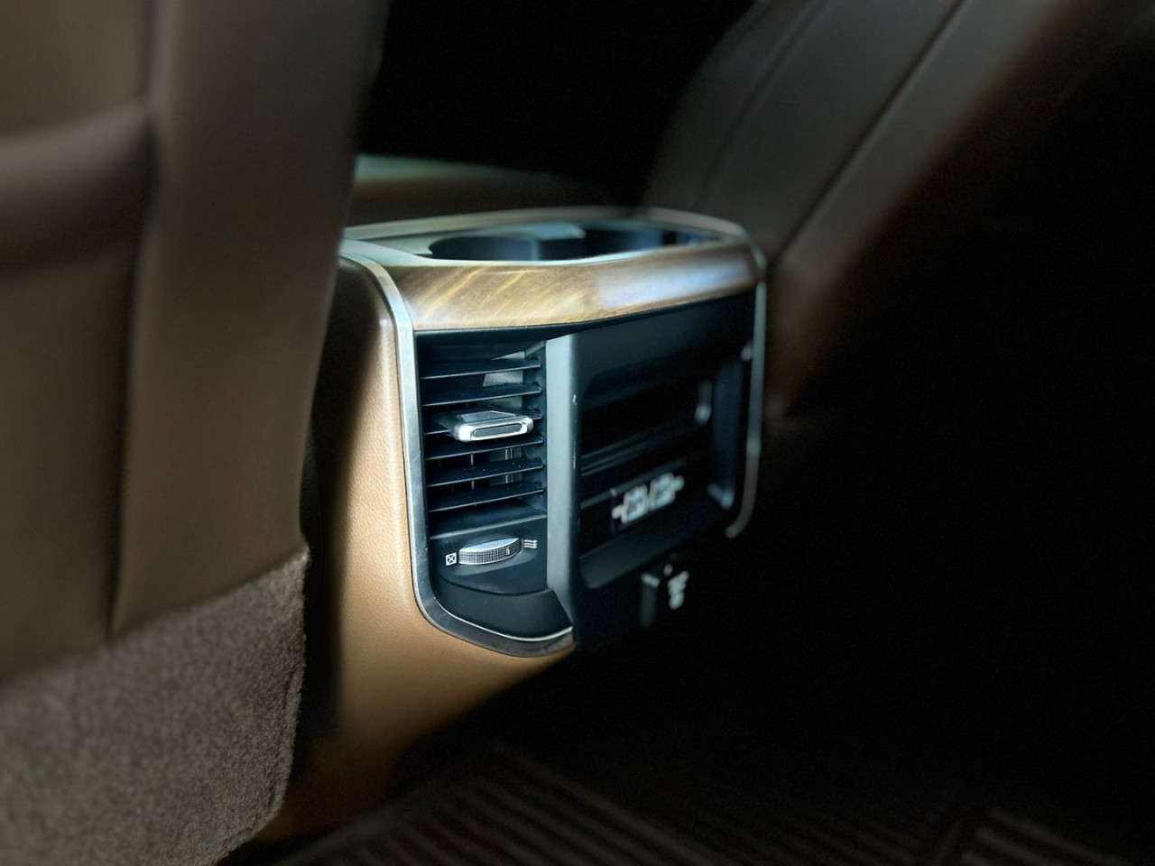 3500 6.7 I6 LARAMIE CABINE DUPLA TURBO DIESEL AUTOMÁTICO