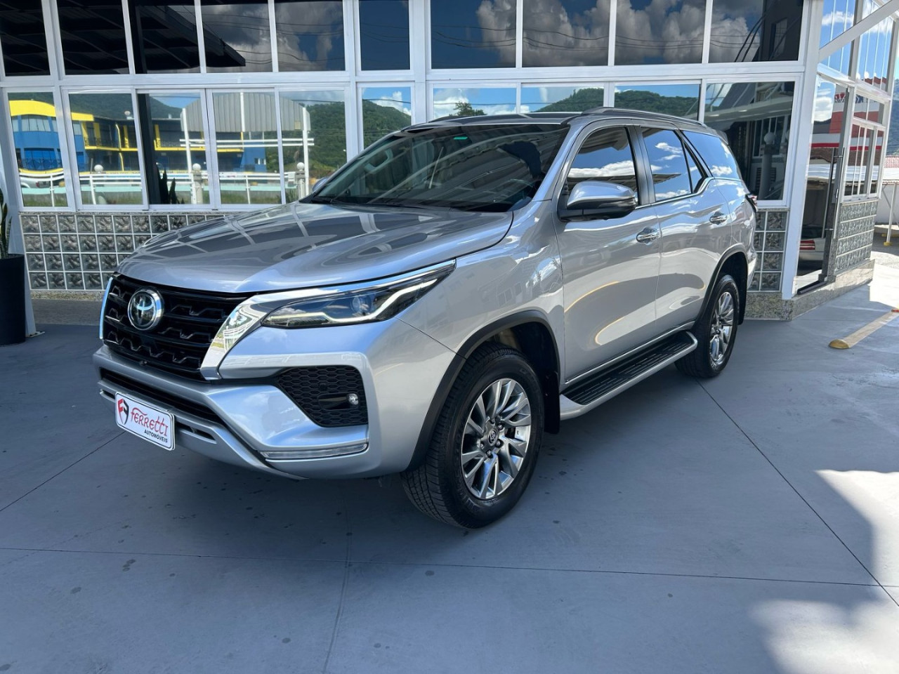 Hilux SW4 2.8 4P SRX 4X4 TURBO DIESEL AUTOMÁTICO