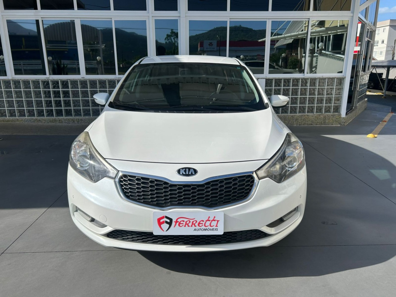 KIA Cerato Sedan 1.6 16V 4P SX3 AUTOMÁTICO