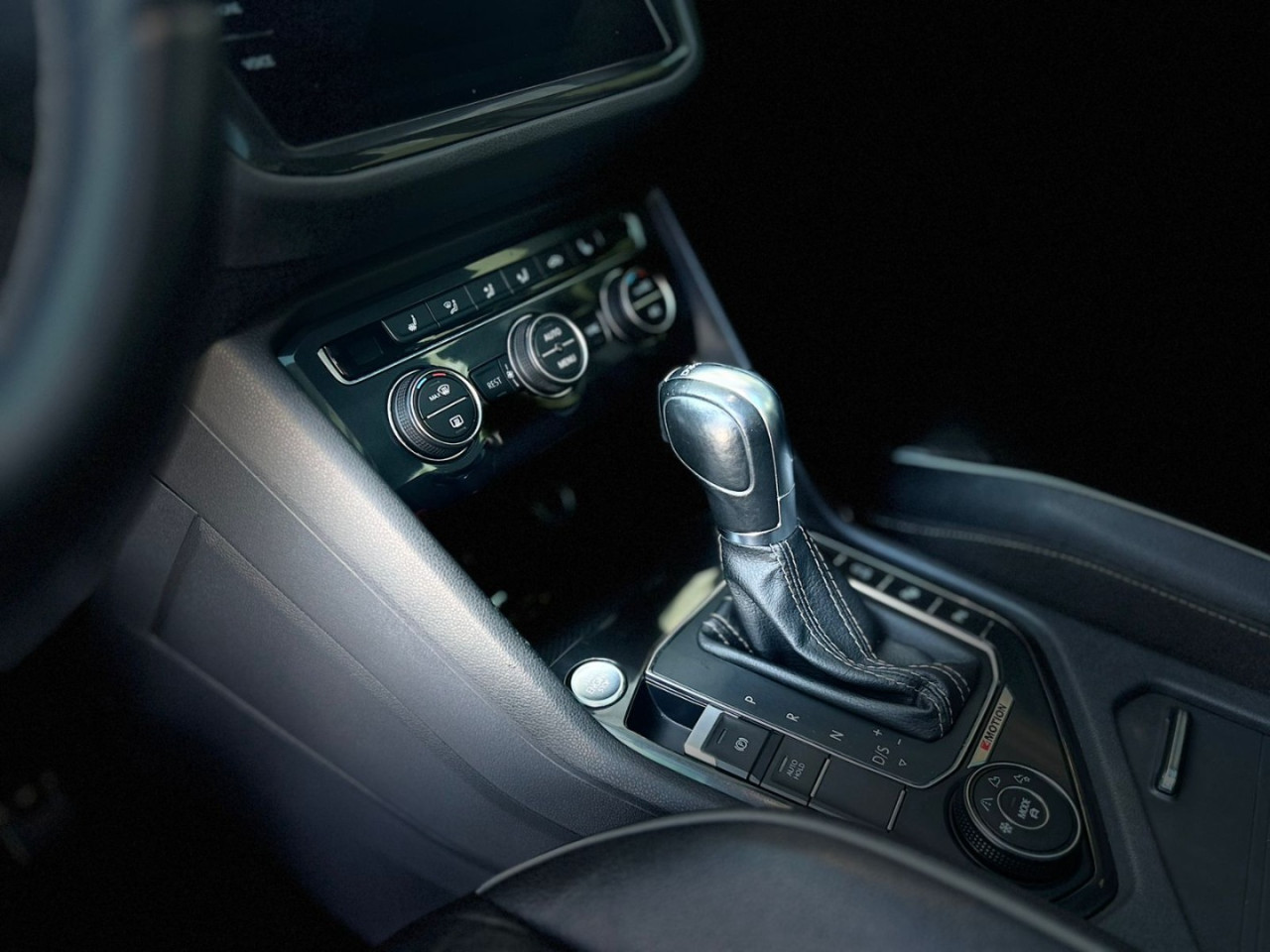 Tiguan 2.0 350 TSI TOTAL FLEX ALLSPACE R-LINE 4-MOTION TURBO AUTOMÁTICO DSG
