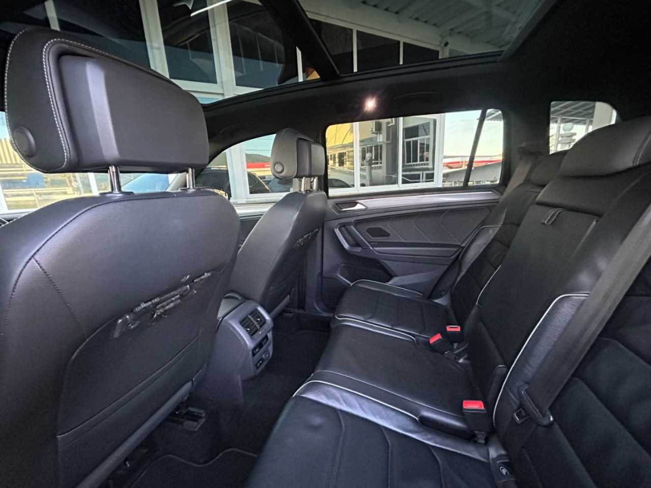 Tiguan 2.0 350 TSI TOTAL FLEX ALLSPACE R-LINE 4-MOTION TURBO AUTOMÁTICO DSG
