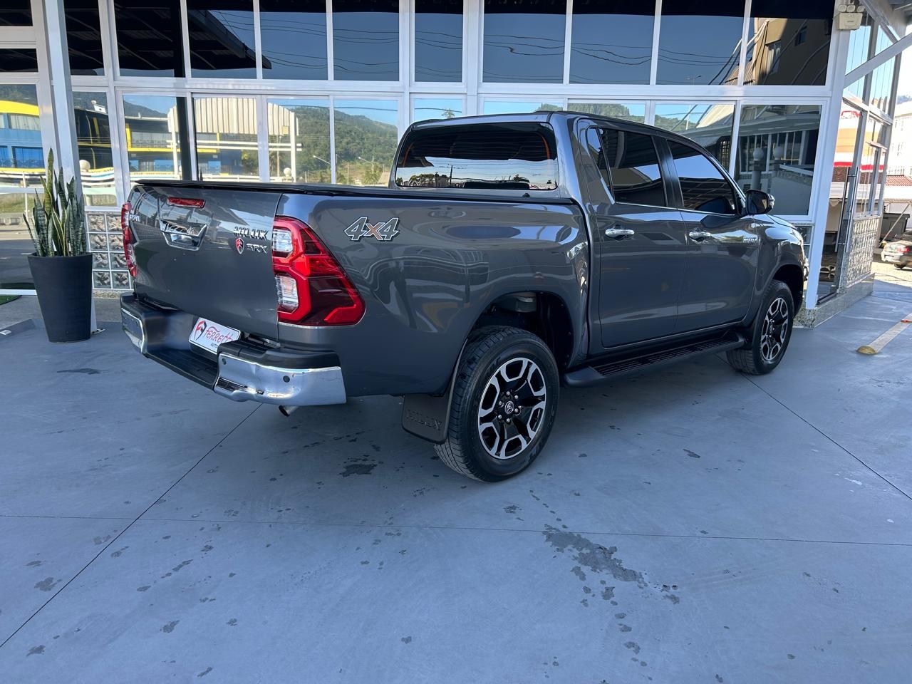 Hilux Caminhonete 2.8 16V SRX 4X4 DIESEL CABINE DUPLA AUTOMÁTICO