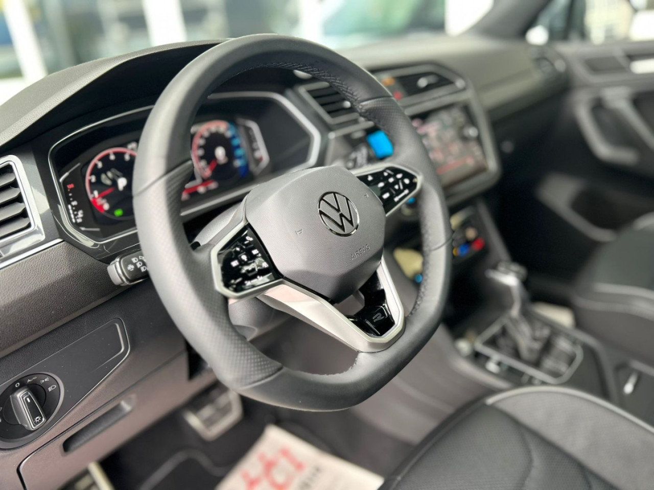 VOLKSWAGEN Tiguan 2.0 300 TSI ALLSPACE R-LINE TURBO AUTOMÁTICO