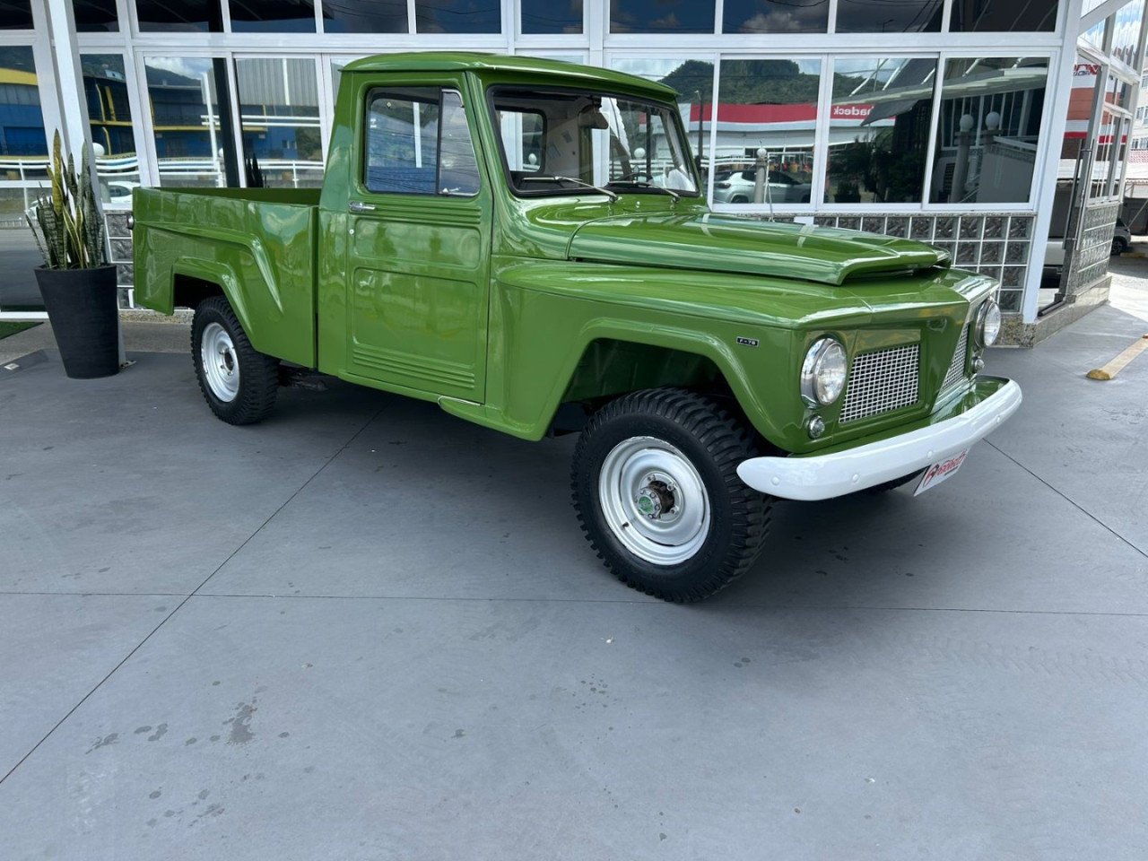 F-75 2.3 4X4 PICK-UP