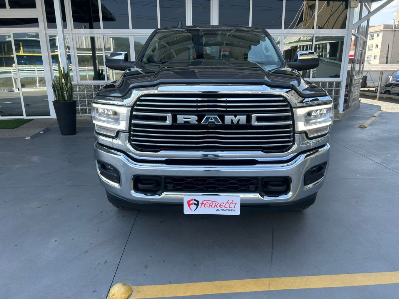 3500 6.7 I6 LARAMIE CABINE DUPLA TURBO DIESEL AUTOMÁTICO