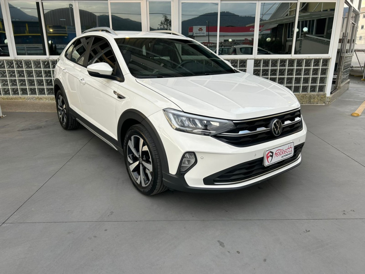 Nivus 1.0 4P FLEX 200 TSI HIGHLINE TURBO AUTOMÁTICO