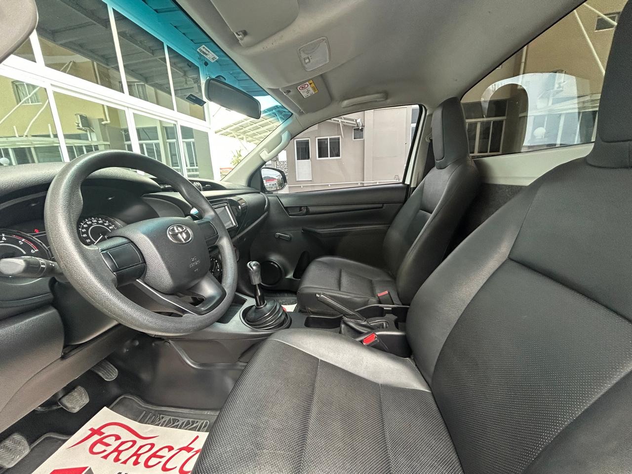 TOYOTA Hilux Caminhonete 2.8 4X4 DIESEL CABINE SIMPLES