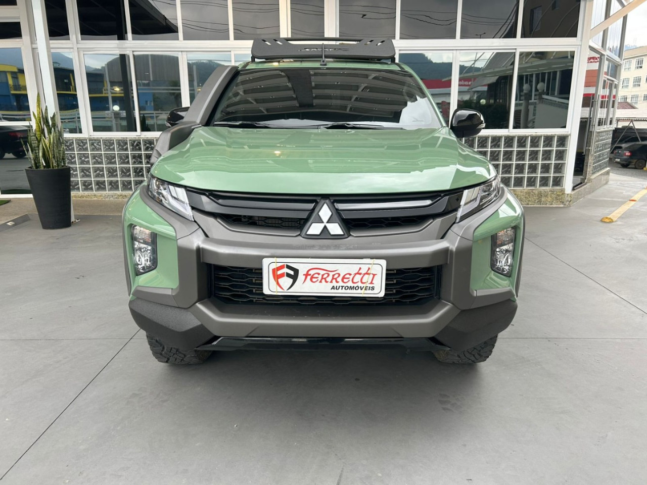 L 200 Triton 2.4 16V SPORT SAVANA 4X4 CABINE DUPLA TURBO DIESEL AUTOMÁTICO