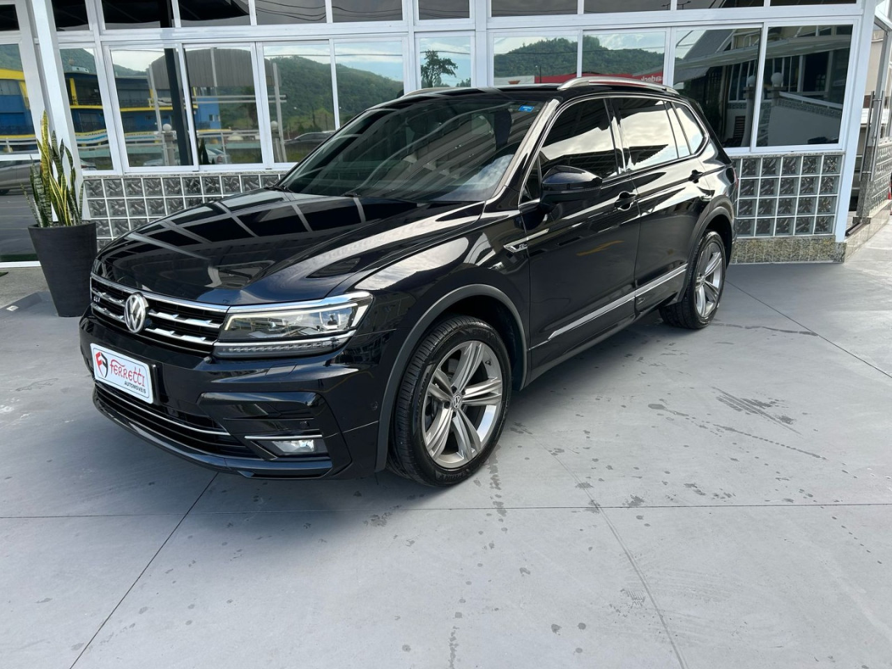 Tiguan 2.0 350 TSI TOTAL FLEX ALLSPACE R-LINE 4-MOTION TURBO AUTOMÁTICO DSG