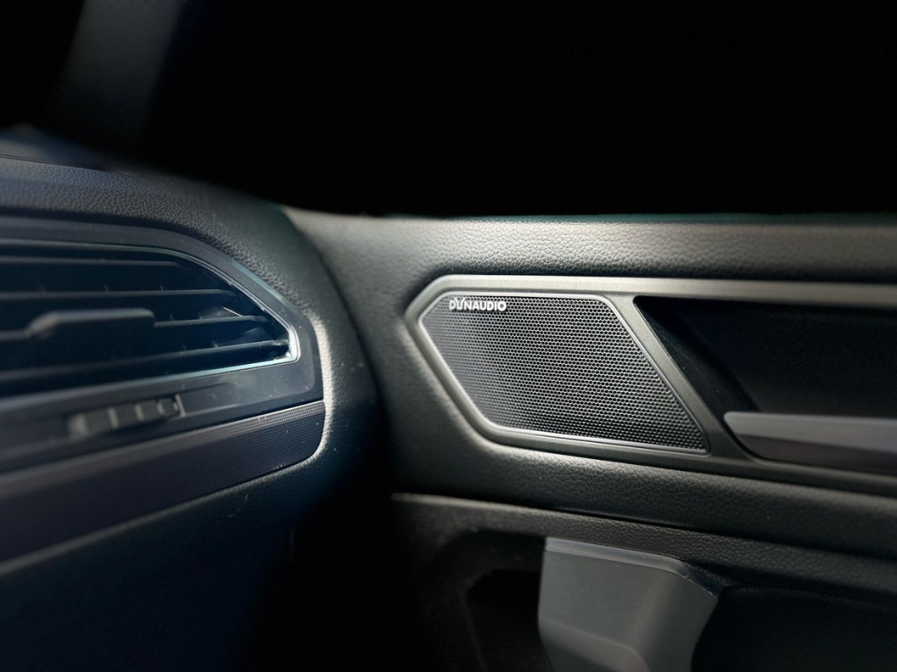 Tiguan 2.0 350 TSI TOTAL FLEX ALLSPACE R-LINE 4-MOTION TURBO AUTOMÁTICO DSG