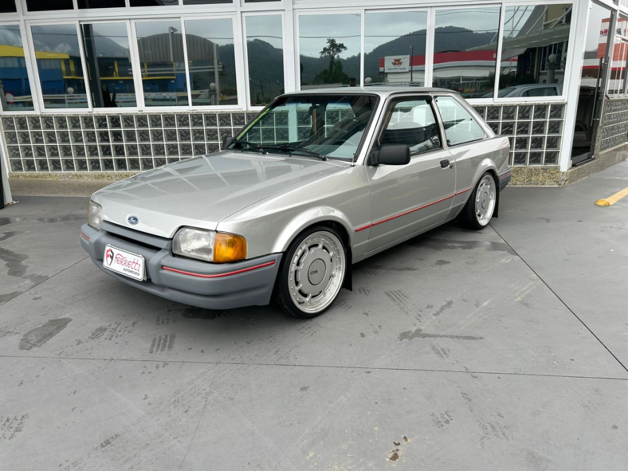 Escort 1.0 HOBBY