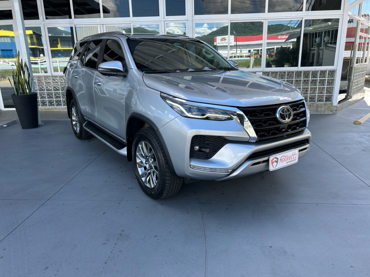 Hilux SW4 2.8 4P SRX 4X4 TURBO DIESEL AUTOMÁTICO