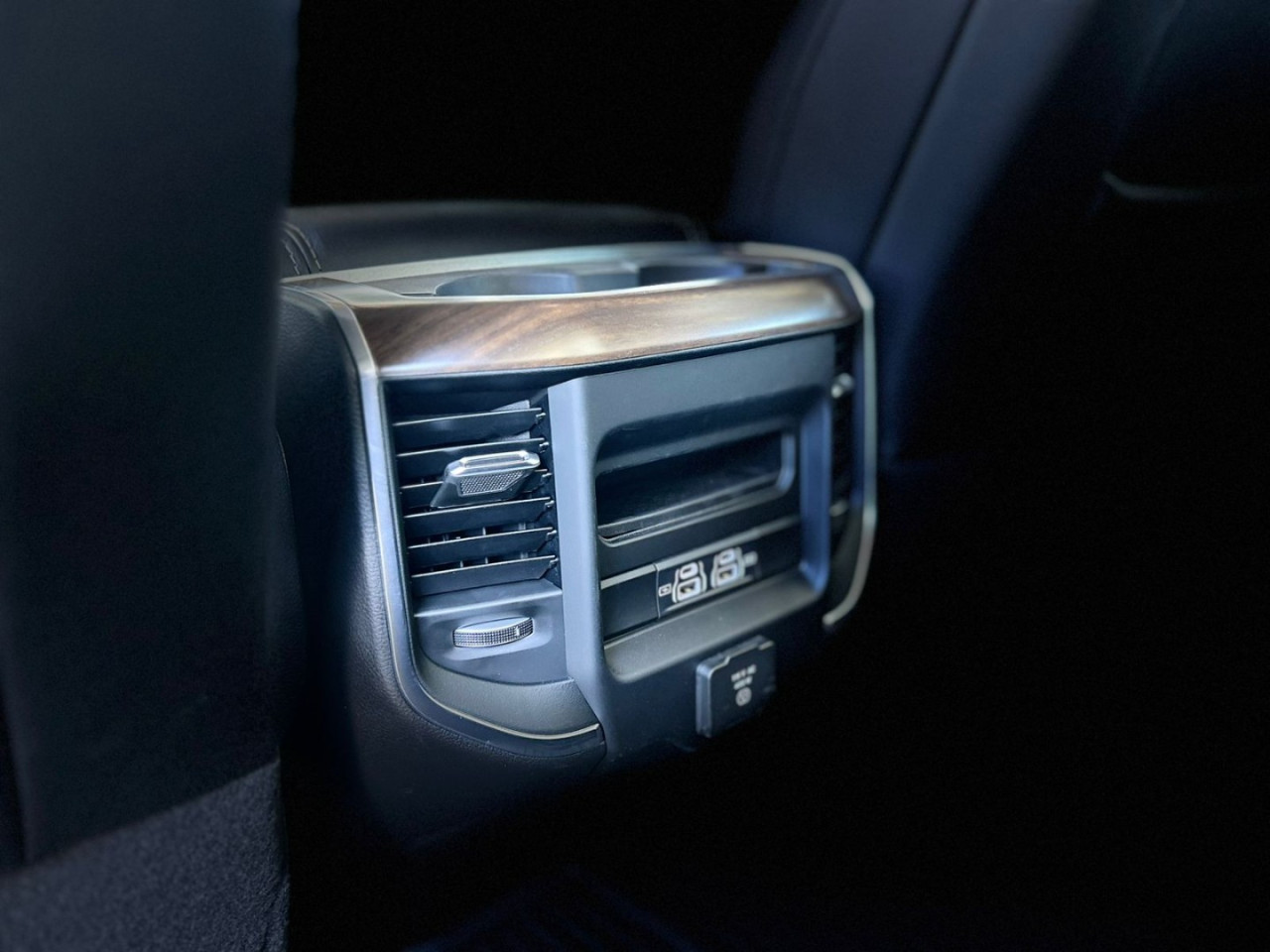2500 6.7 I6 24V SLT CABINE DUPLA TURBO DIESEL LARAMIE 4X4 AUTOMÁTICO