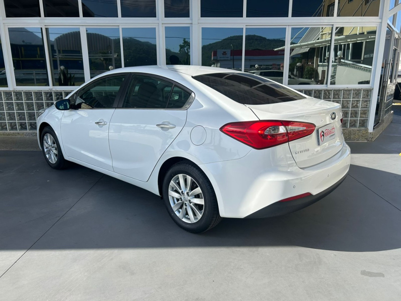 KIA Cerato Sedan 1.6 16V 4P SX3 AUTOMÁTICO