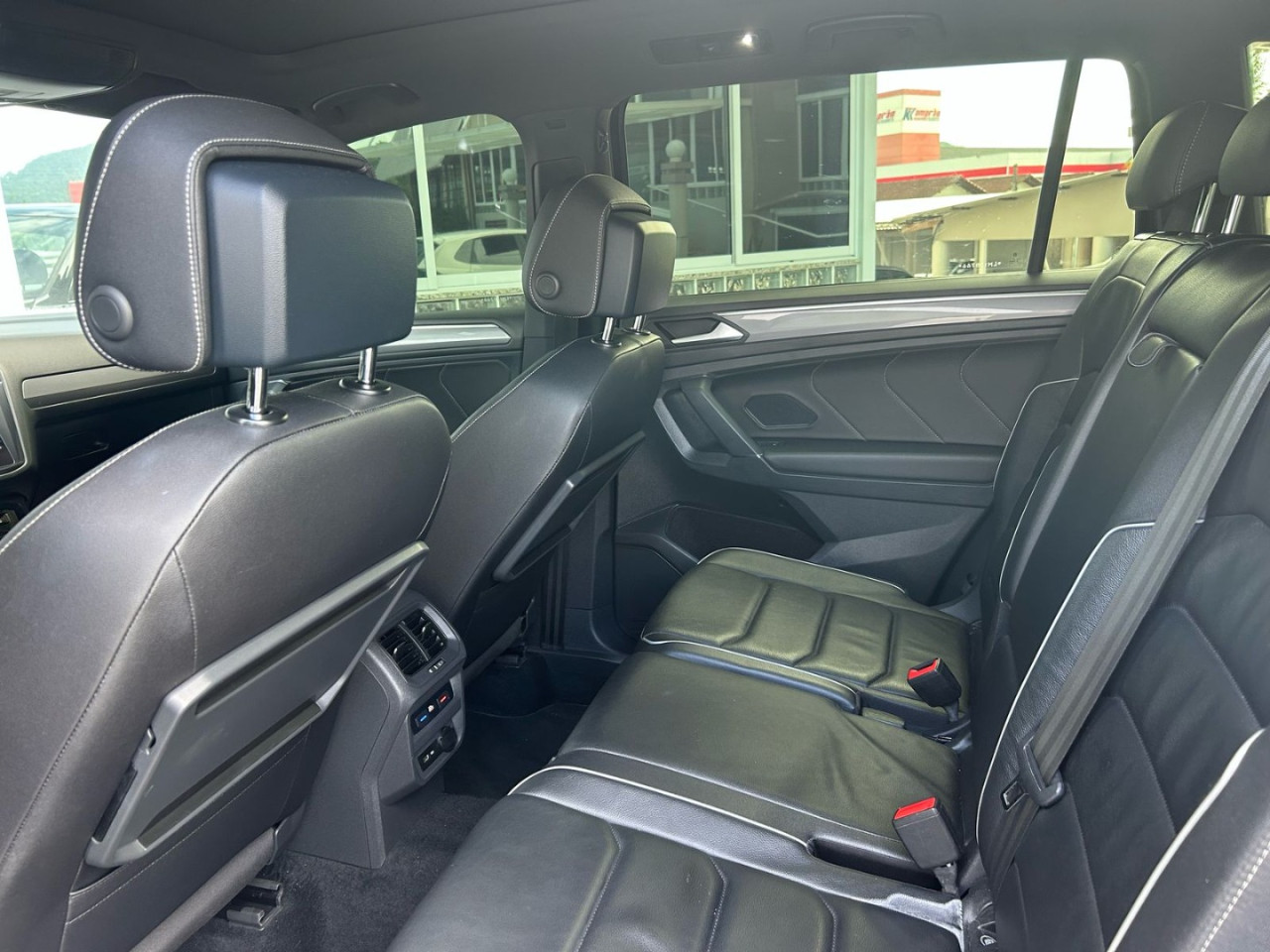 Tiguan 2.0 350 TSI TOTAL FLEX ALLSPACE R-LINE 4-MOTION TURBO AUTOMÁTICO DSG