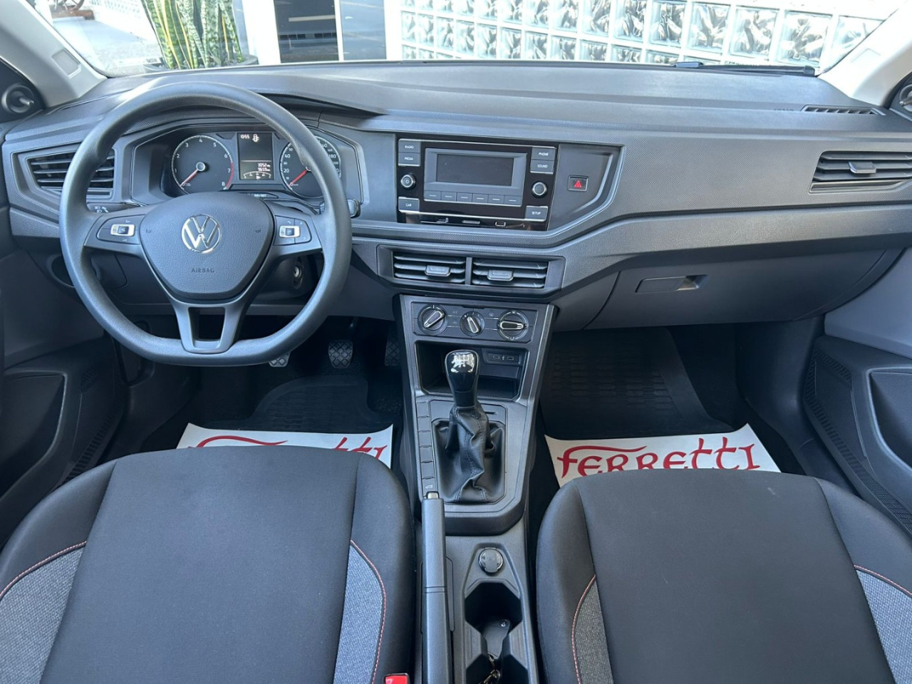 Polo Hatch 1.0 4P MPI TRACK