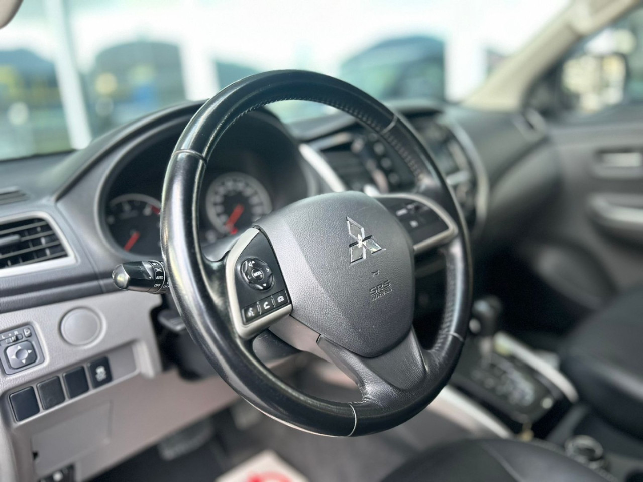 L 200 Triton 2.4 16V SPORT HPE-S 4X4 CABINE DUPLA TURBO DIESEL AUTOMÁTICO