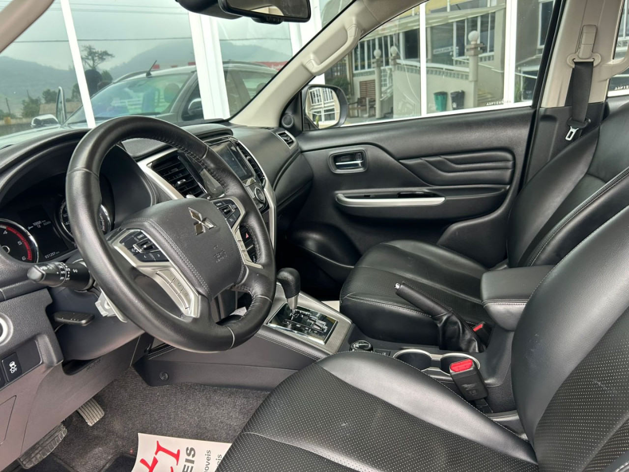 L 200 Triton 2.4 16V SPORT HPE-S 4X4 CABINE DUPLA TURBO DIESEL AUTOMÁTICO