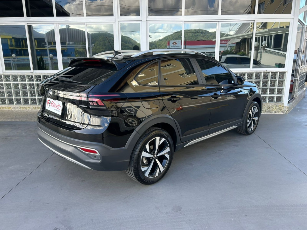 VOLKSWAGEN Nivus 1.0 4P FLEX 200 TSI HIGHLINE TURBO AUTOMÁTICO