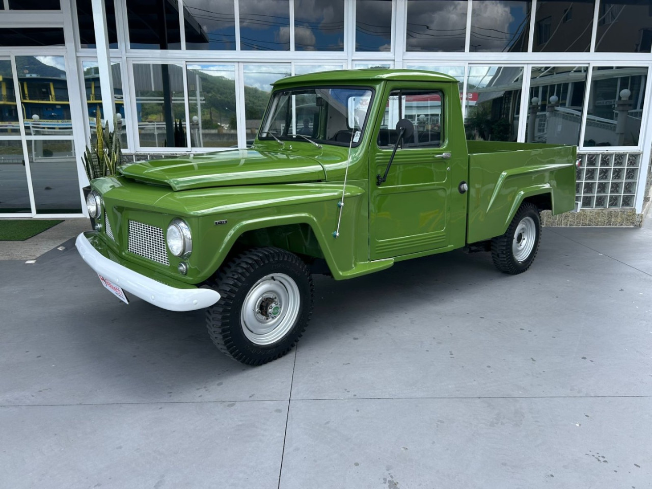 F-75 2.3 4X4 PICK-UP