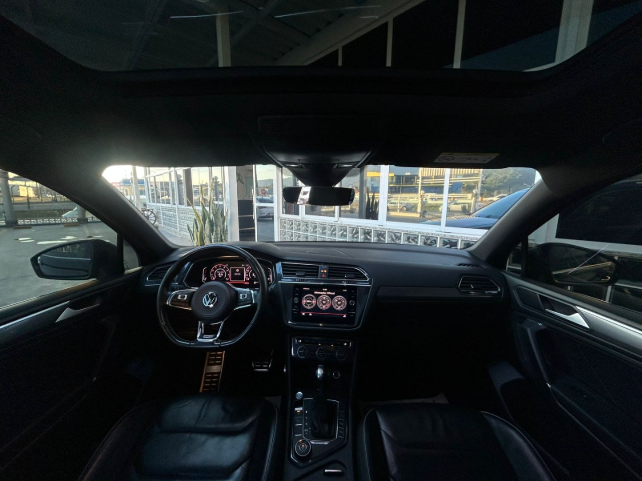 Tiguan 2.0 350 TSI TOTAL FLEX ALLSPACE R-LINE 4-MOTION TURBO AUTOMÁTICO DSG