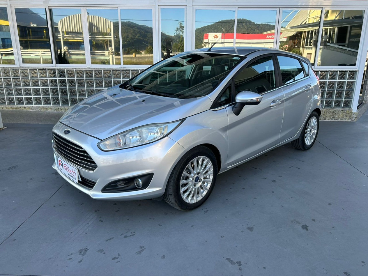 Fiesta Hatch 1.6 4P FLEX TITANIUM POWERSHIFT AUTOMÁTICO