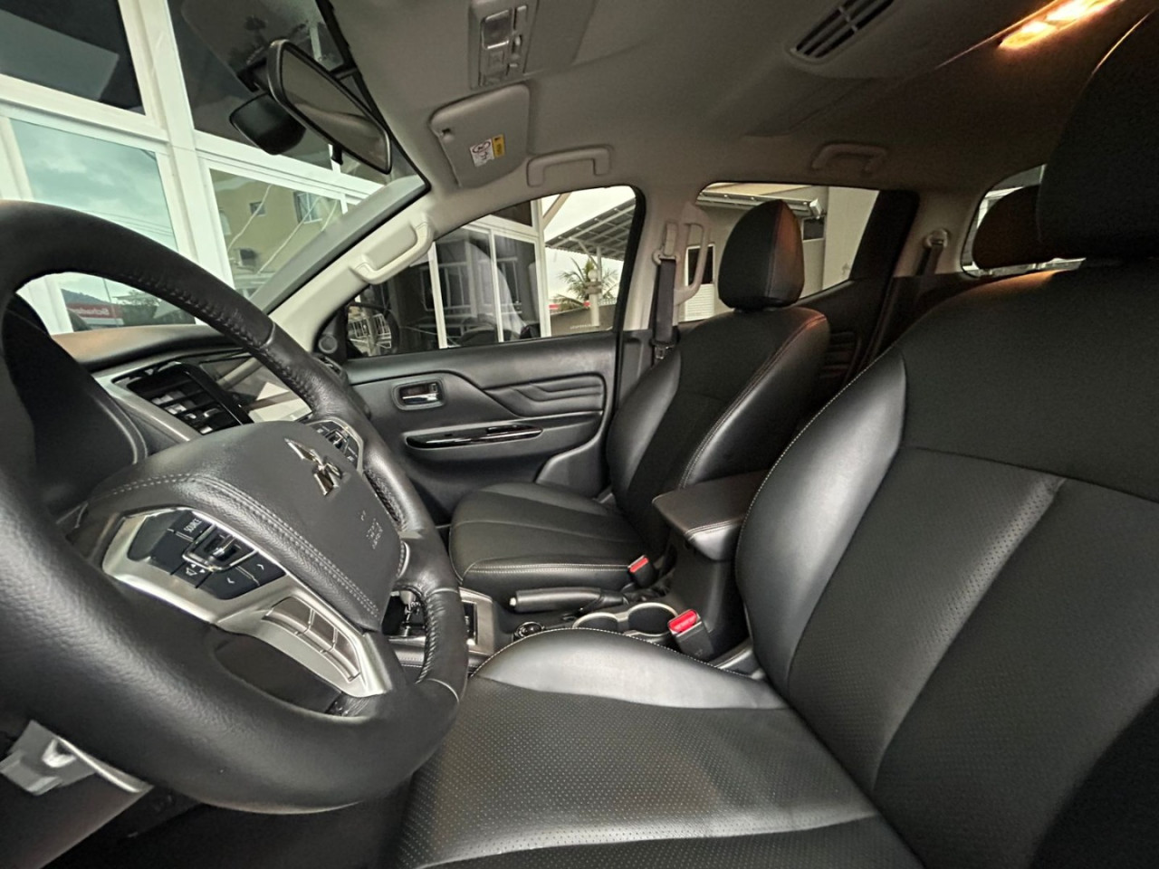 L 200 Triton 2.4 16V SPORT SAVANA 4X4 CABINE DUPLA TURBO DIESEL AUTOMÁTICO