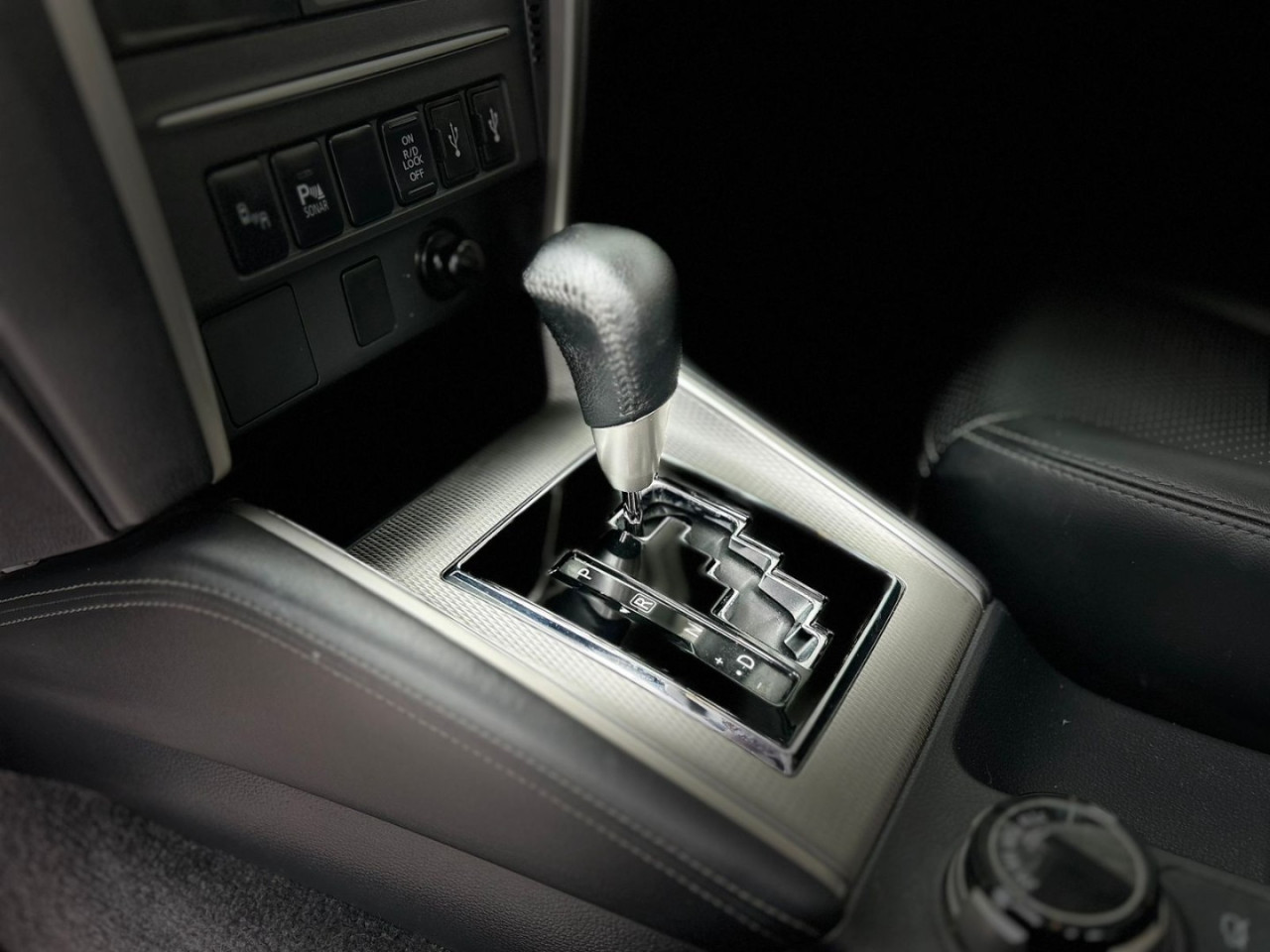 L 200 Triton 2.4 16V SPORT HPE-S 4X4 CABINE DUPLA TURBO DIESEL AUTOMÁTICO