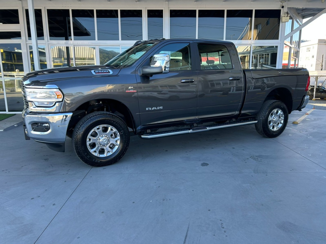 2500 6.7 I6 24V SLT CABINE DUPLA TURBO DIESEL LARAMIE 4X4 AUTOMÁTICO