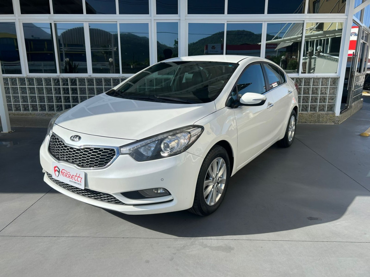 KIA Cerato Sedan 1.6 16V 4P SX3 AUTOMÁTICO