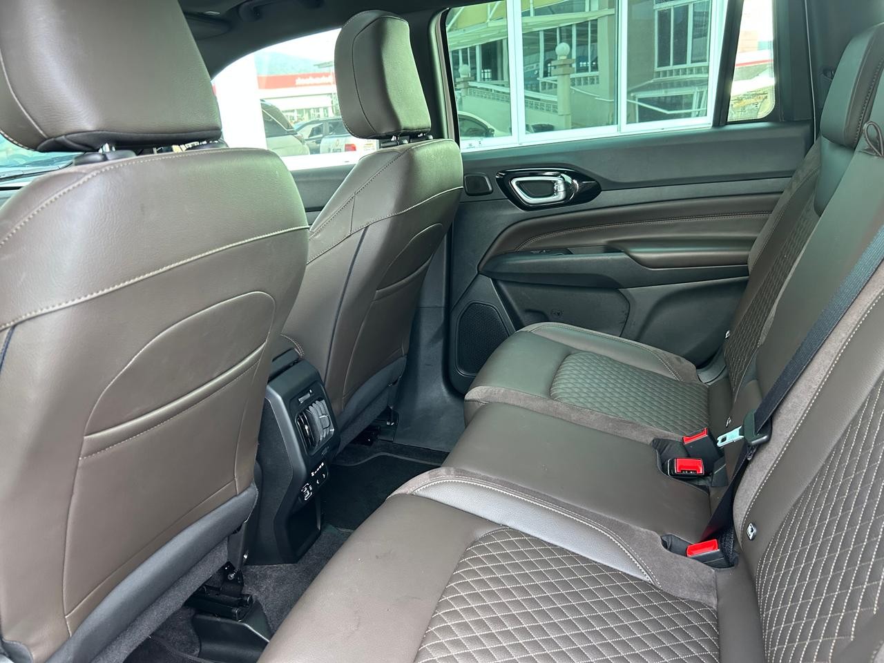 Commander 1.3 16V 4P FLEX T270 OVERLAND TURBO AUTOMÁTICO