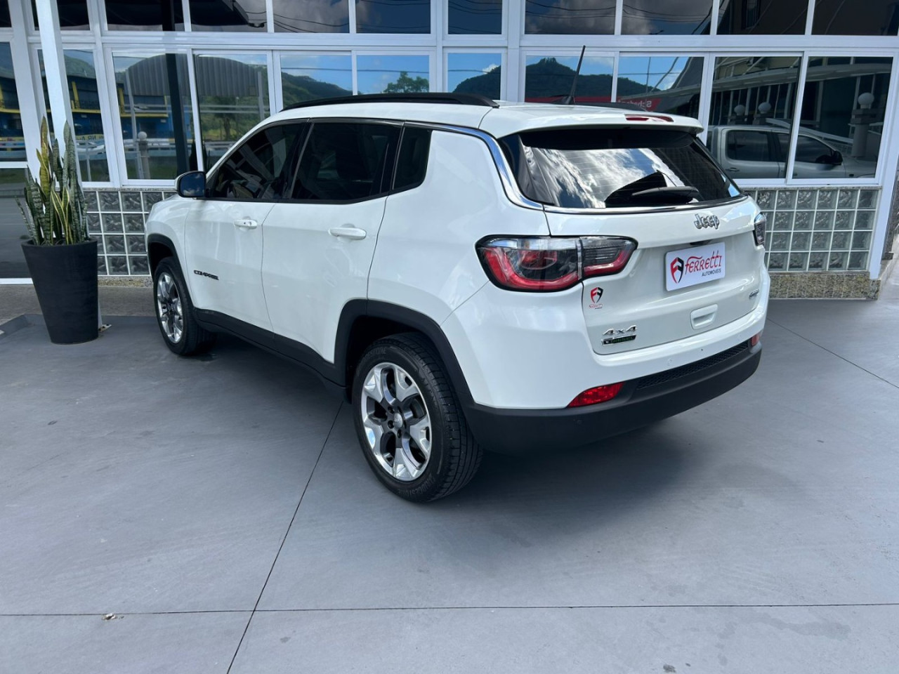 JEEP Compass 2.0 16V 4P LONGITUDE TURBO DIESEL 4X4 AUTOMÁTICO