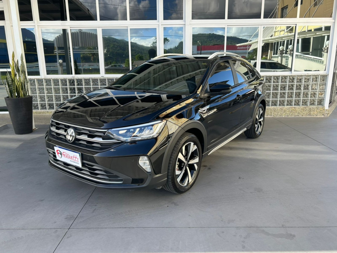 VOLKSWAGEN Nivus 1.0 4P FLEX 200 TSI HIGHLINE TURBO AUTOMÁTICO