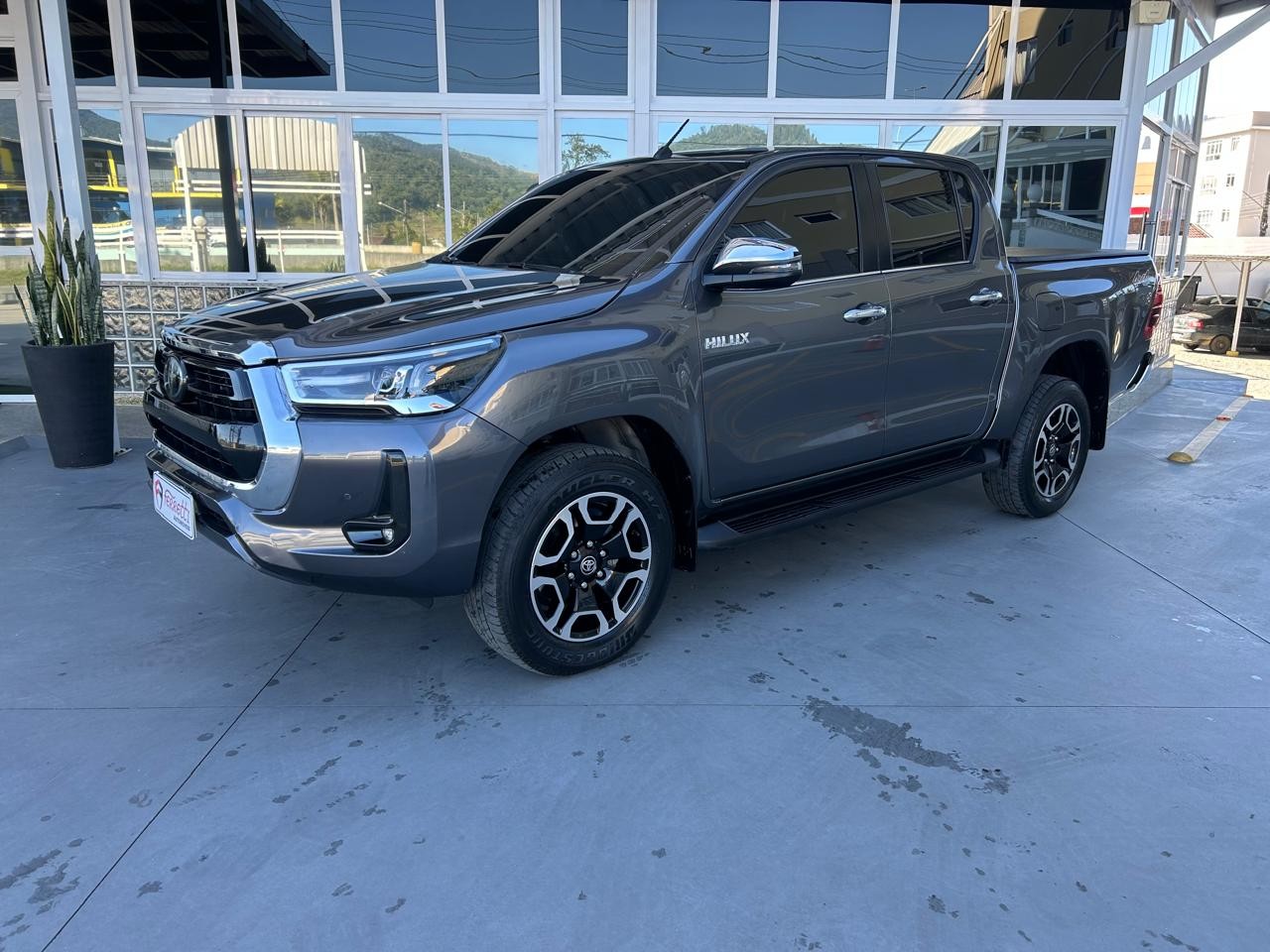 Hilux Caminhonete 2.8 16V SRX 4X4 DIESEL CABINE DUPLA AUTOMÁTICO