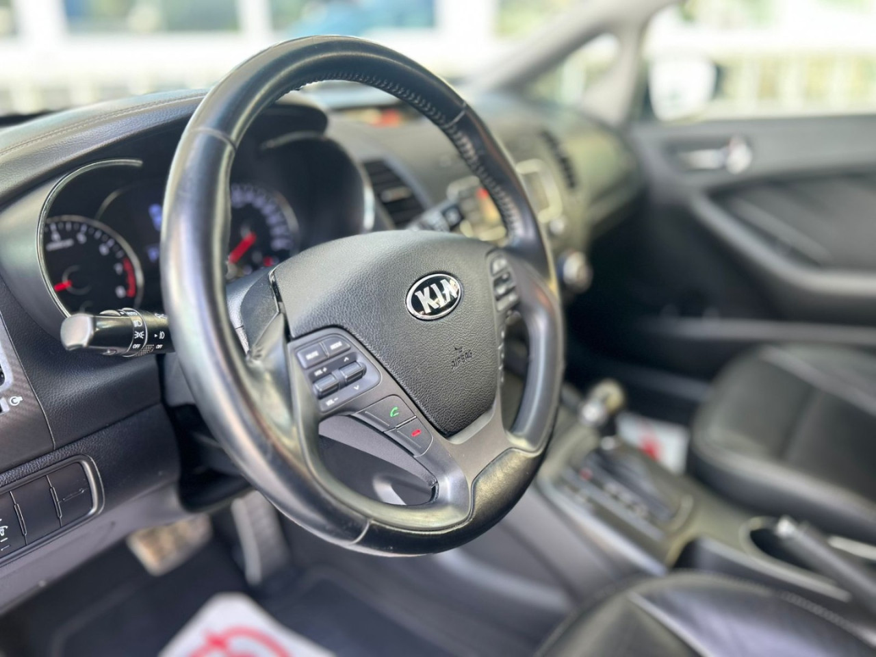 KIA Cerato Sedan 1.6 16V 4P SX3 AUTOMÁTICO