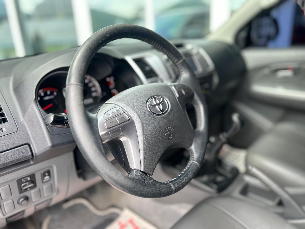 TOYOTA Hilux Caminhonete 3.0 4P SRV DIESEL CABINE DUPLA