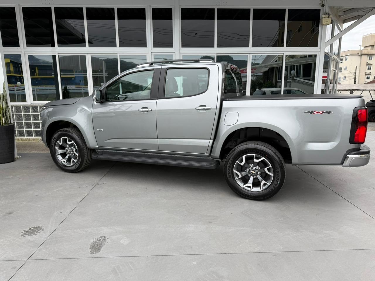 S10 2.8 16V LTZ CABINE DUPLA TURBO DIESEL AUTOMÁTICO