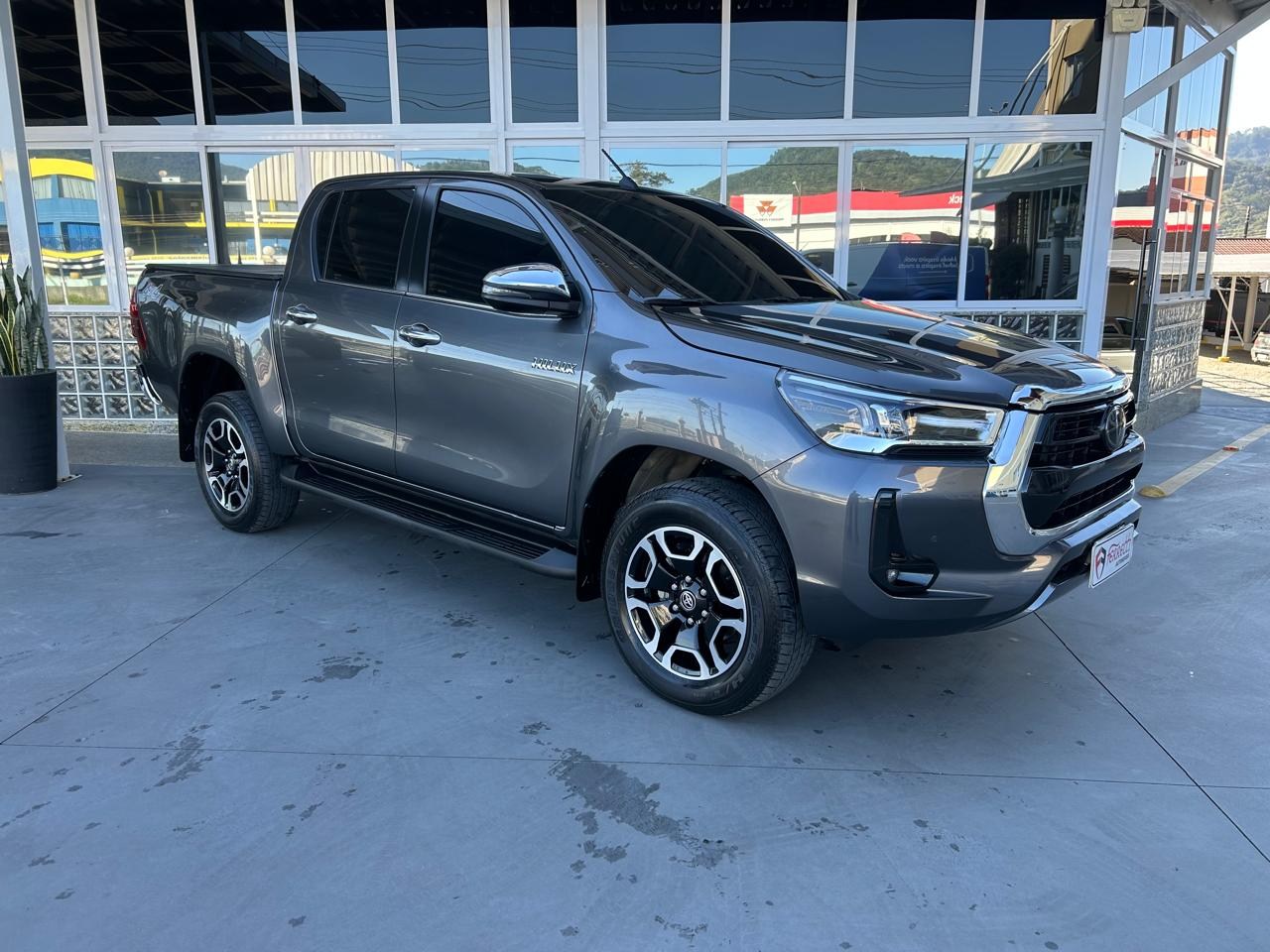 Hilux Caminhonete 2.8 16V SRX 4X4 DIESEL CABINE DUPLA AUTOMÁTICO