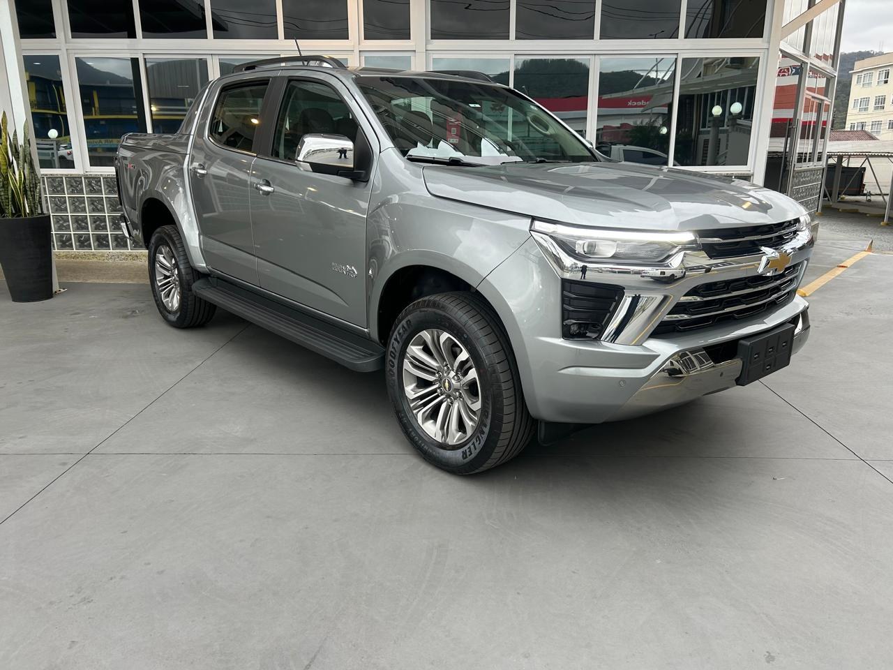 S10 2.8 12V HIGH COUNTRY CABINE DUPLA 4X4 TURBO DIESEL AUTOMÁTICO
