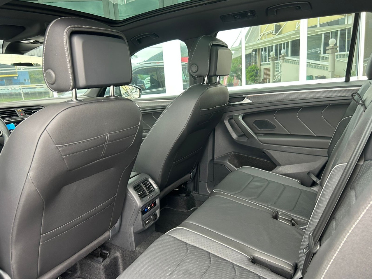 VOLKSWAGEN Tiguan 2.0 300 TSI ALLSPACE R-LINE TURBO AUTOMÁTICO