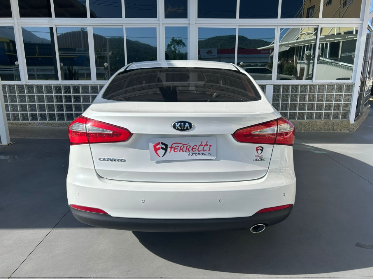 KIA Cerato Sedan 1.6 16V 4P SX3 AUTOMÁTICO