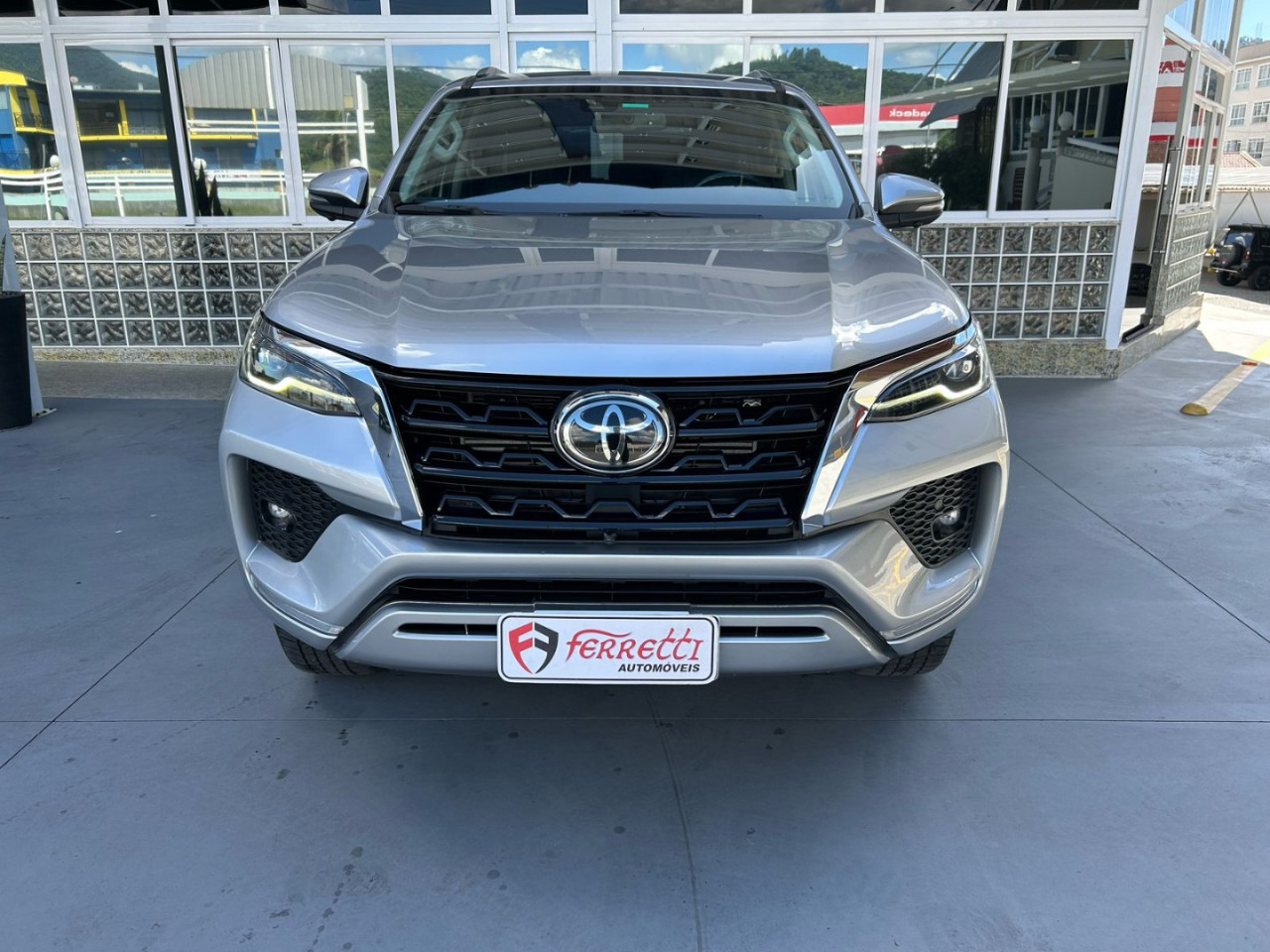Hilux SW4 2.8 4P SRX 4X4 TURBO DIESEL AUTOMÁTICO