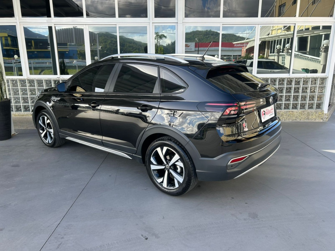 VOLKSWAGEN Nivus 1.0 4P FLEX 200 TSI HIGHLINE TURBO AUTOMÁTICO