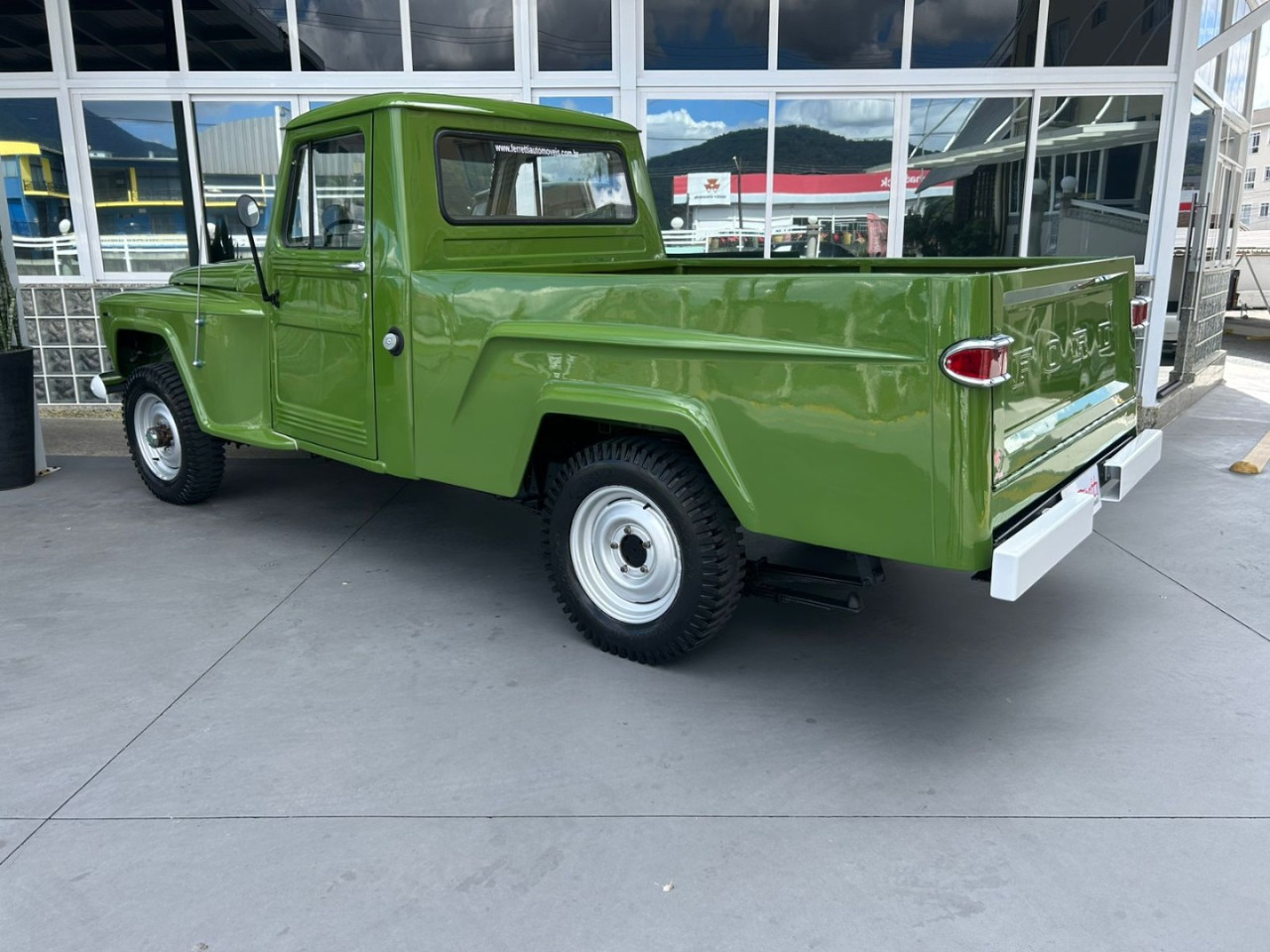 F-75 2.3 4X4 PICK-UP