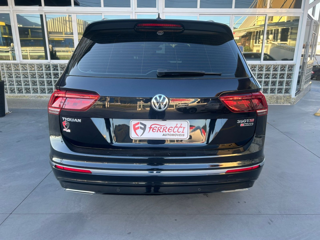 Tiguan 2.0 350 TSI TOTAL FLEX ALLSPACE R-LINE 4-MOTION TURBO AUTOMÁTICO DSG